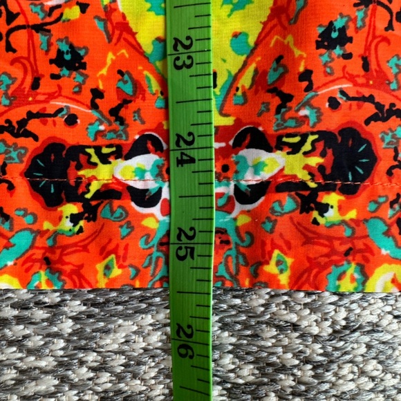 KUT From the Kloth Kaleidoscope Print High-Low Top - Small - Picture 7 of 10